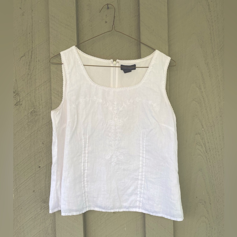 Ann Taylor Blouse Embroidered 100% Linen Size Womens 6